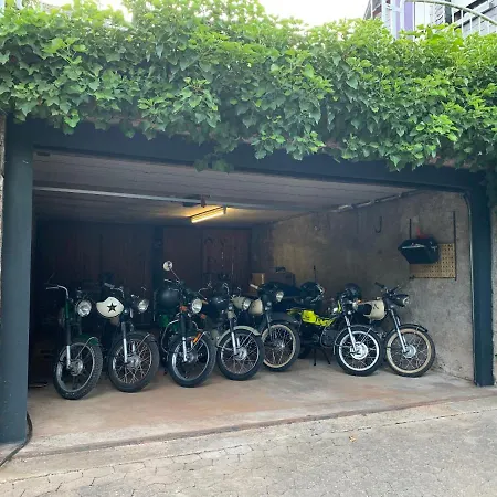 Moselina Gaestezimmer 住宿加早餐酒店 3*