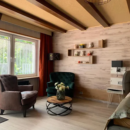 Moselina Gaestezimmer Oda ve Kahvaltı Sankt Aldegund