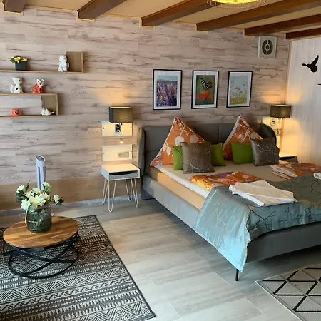 Oda ve Kahvaltı Moselina Gaestezimmer Sankt Aldegund