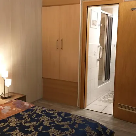 Moselina Gaestezimmer 4*