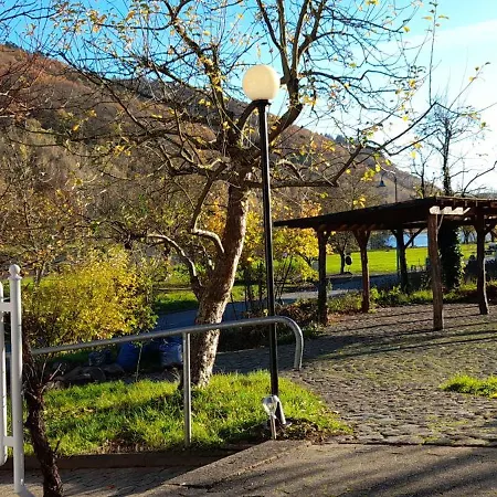 Moselina Gaestezimmer ザンクト・アルデグント