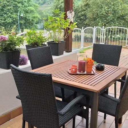 ベッド・アンド・ブレックファスト Moselina Gaestezimmer ザンクト・アルデグント