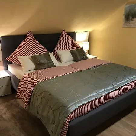 Moselina Gaestezimmer Oda ve Kahvaltı Sankt Aldegund