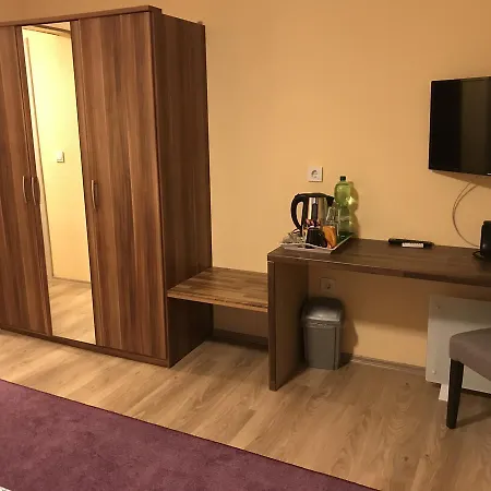 Moselina Gaestezimmer Panzió 3*