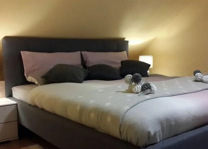 Moselina Gaestezimmer Oda ve Kahvaltı Sankt Aldegund